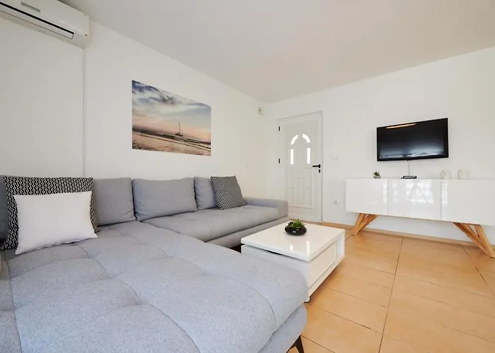 Apartment Adrian1