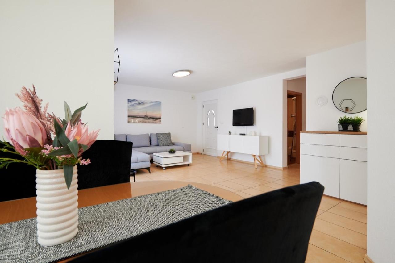 Apartament Adrian1 *