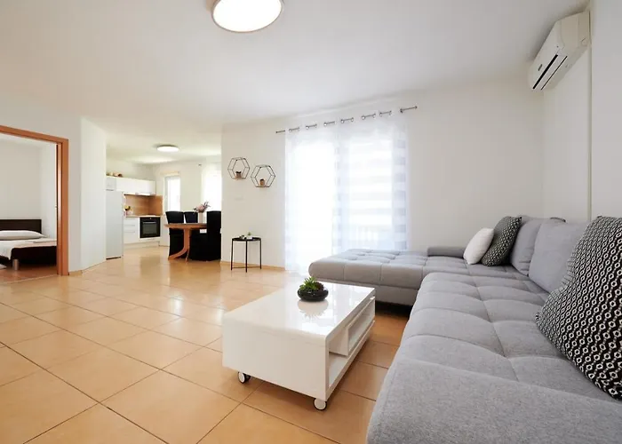 Apartment Adrian1