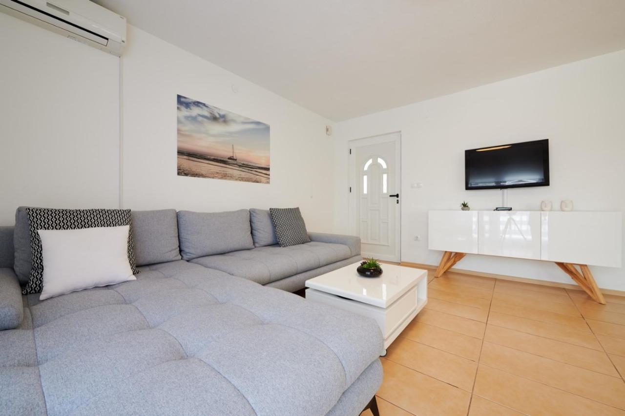 Adrian1 Appartement Trogir